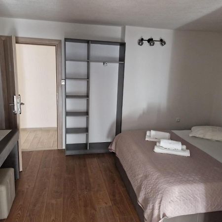 Apartments Petrovic Makarska Ngoại thất bức ảnh