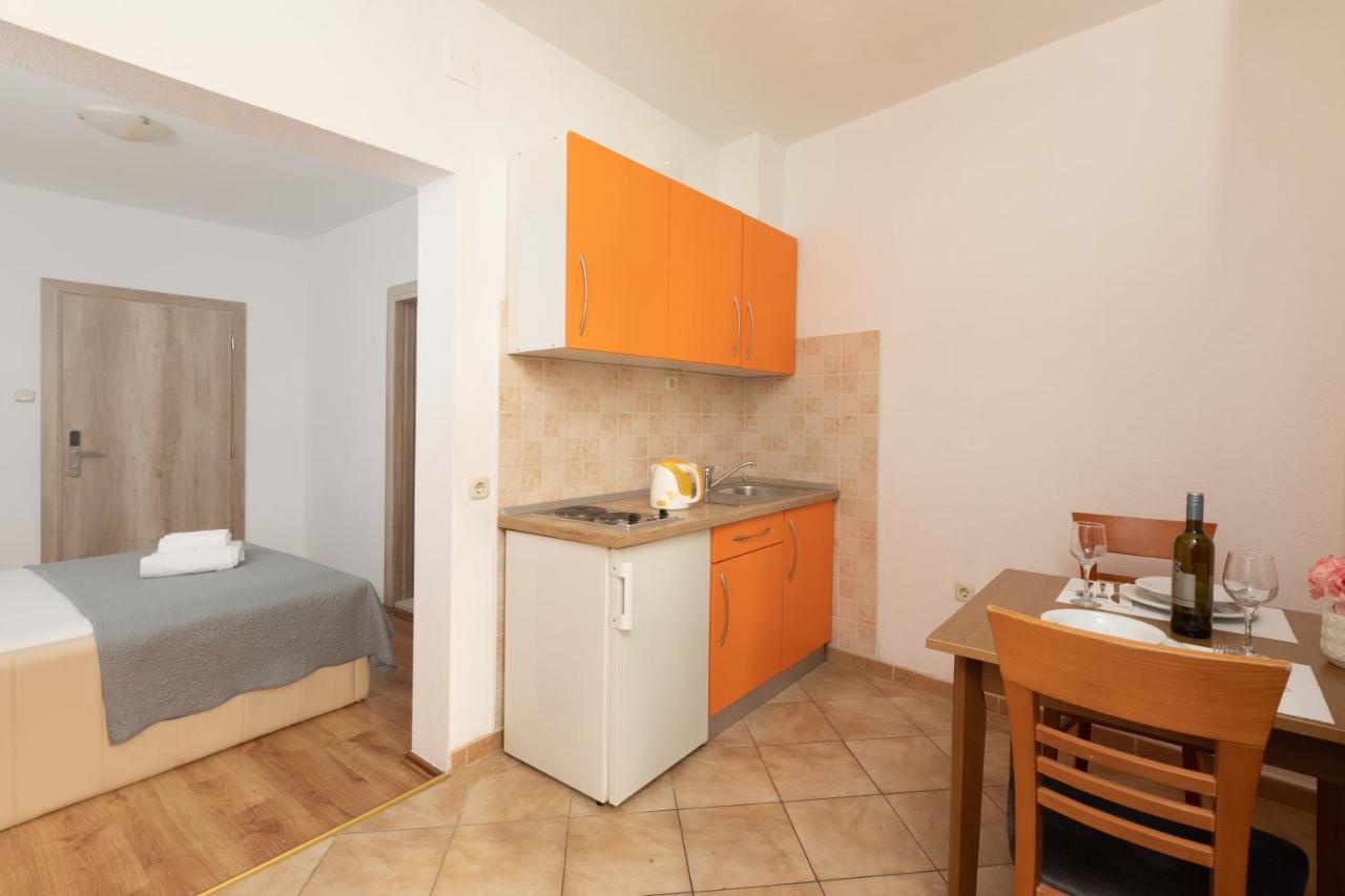 Apartments Petrovic Makarska Ngoại thất bức ảnh