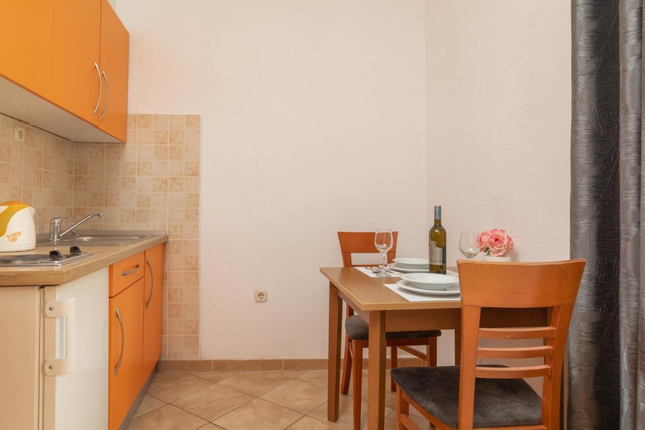 Apartments Petrovic Makarska Ngoại thất bức ảnh