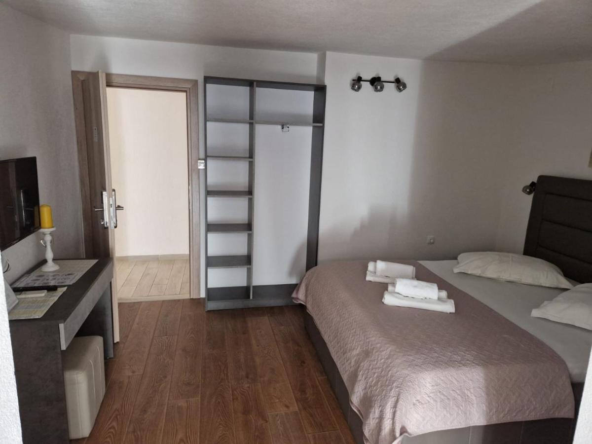 Apartments Petrovic Makarska Ngoại thất bức ảnh